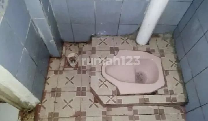 Kontrakan 3 sekat ruangan, dekat halte bus, Kota Bekasi, Pondok Midini
