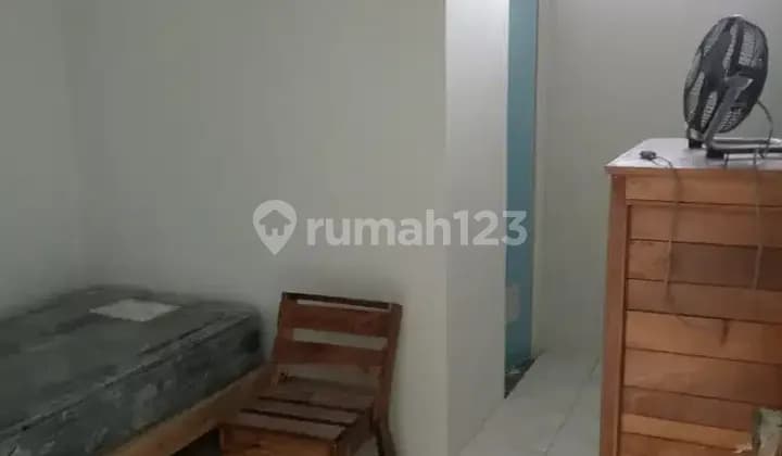 Girls' boarding house Ibu Maria near UIN Walisongo Semarang