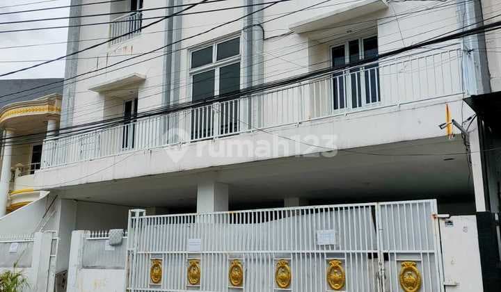 Kost2n di Johar Baru Jakarta Pusat.