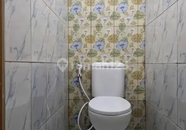 Kost kamar luas 3x6m di komplek cempakaputih
