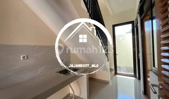 disewakan 6 kamar kos putri