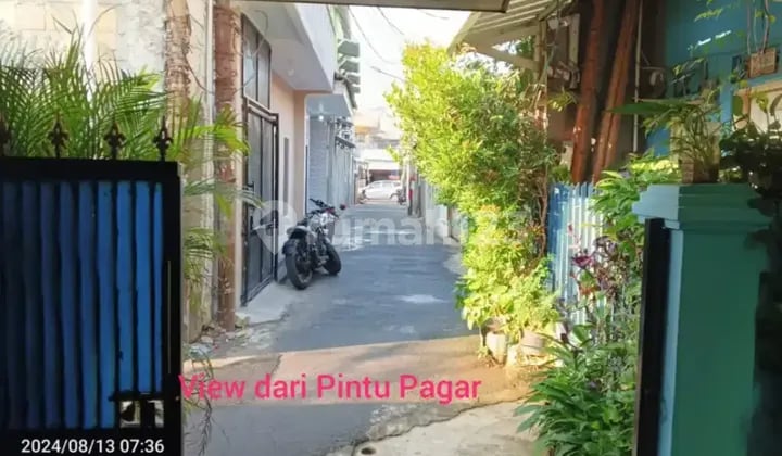 Kost Khusus Putri Petamburan, Jakarta Pusat.