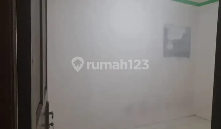 Kos sejahtera dengan fasilitas kasur dan ac