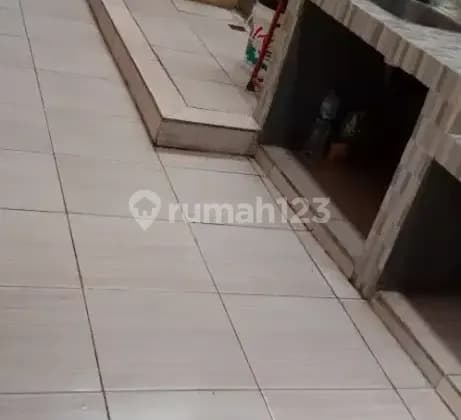 Boarding house near the Candi industrial area.