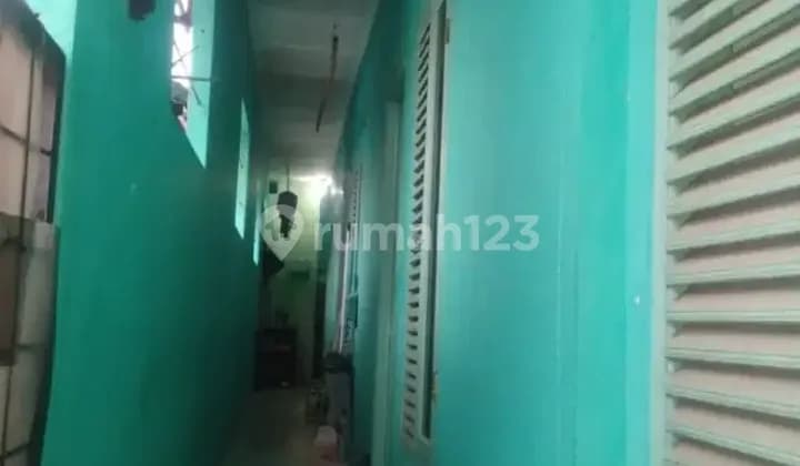 Clean and safe boarding room
