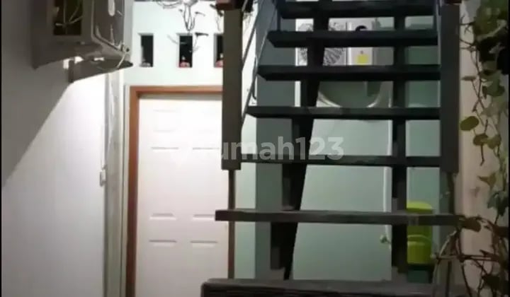 Kosan Eksklusif Wanita Single Strategis Tenang Nyaman