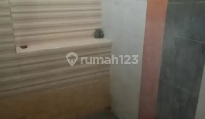 Kosan harian/mingguan AC kmr mandi dlm di Pondok Pinang Jaksel