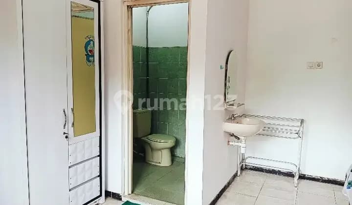 Kost Kos Putri AC Berdua Kamar Mandi Dalam Ubaya Tenggilis