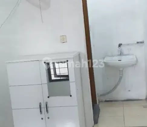 Kost putri (muslim) letak strategis deket kokas