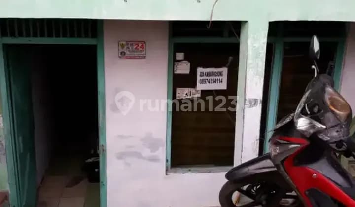 Kost murah dekat ITC Roxy Mas – samping rel kereta api