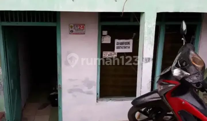 Kost murah dekat ITC Roxy Mas – samping rel kereta api