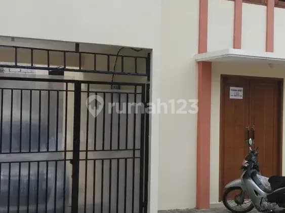 Kost khusus Putri Hayra dekat Unkris, Assafiyah, Halim Jatiwaringin