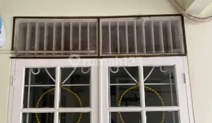 kosan yang sangat srategis dekat dengan bussway dan jalan besar