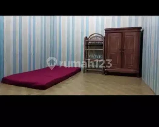 Sedia Kamar Kost Pria Baik-baik
