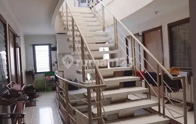 Kost Wisma Chantique di Atrium Senen Jakarta Pusat