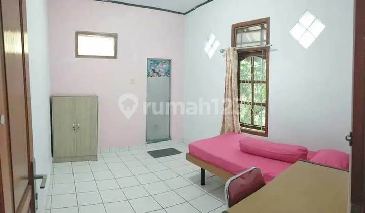 Kos Putri Strategis, Aman, Nyaman, Bersih, TIDAK BANJIR. Harga terja