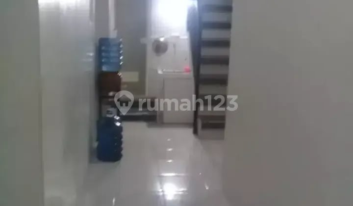Kost Putra dan Putri Free WiFi + CCTV + KM dalam Non AC dan Full AC