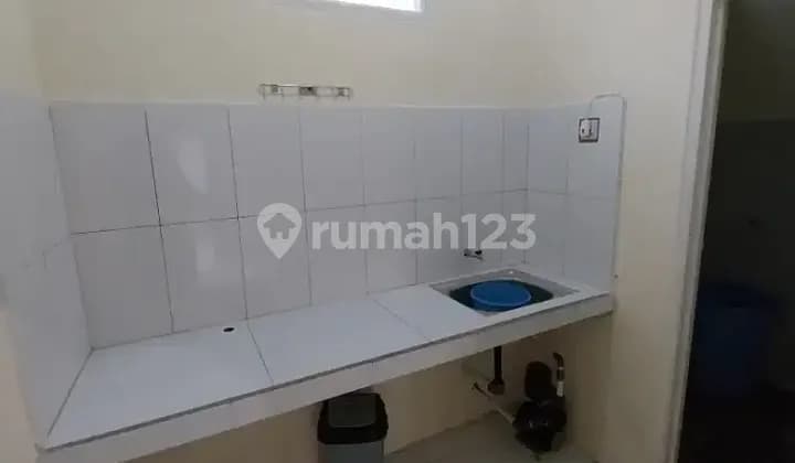 Kost kamar mandi dalam