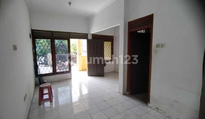 Disewakan Rumah Nyaman, Besar& Asri, Harga Nego Taman Kopo Iindah Ii