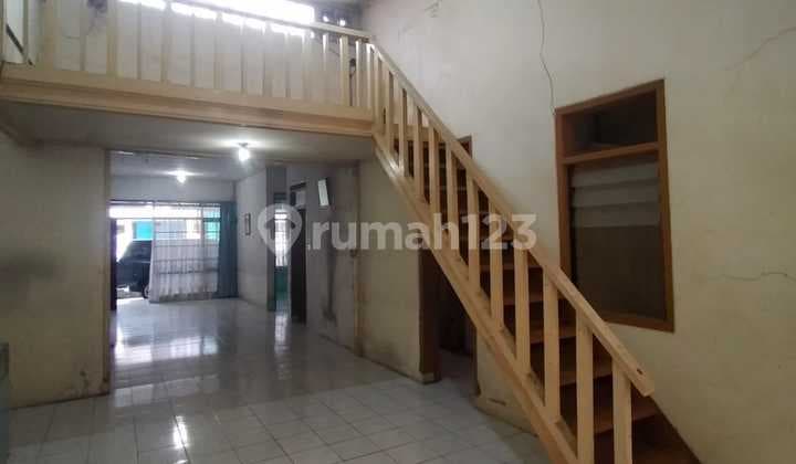 Jual Rumah Besar Lokasi Main Road di Taman Kopo Indah 2 Harga Nego