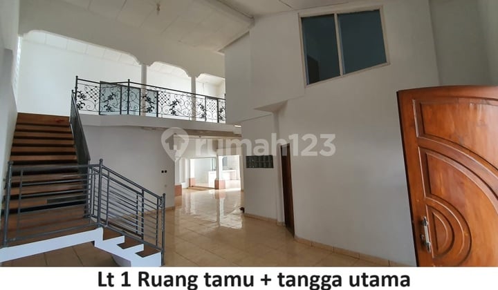 Murah Rumah 3 Lantai Luas Megah Nyaman Siap Huni Cocok Buat Usaha. Main Road Harga Bersahabat Bisa Nego