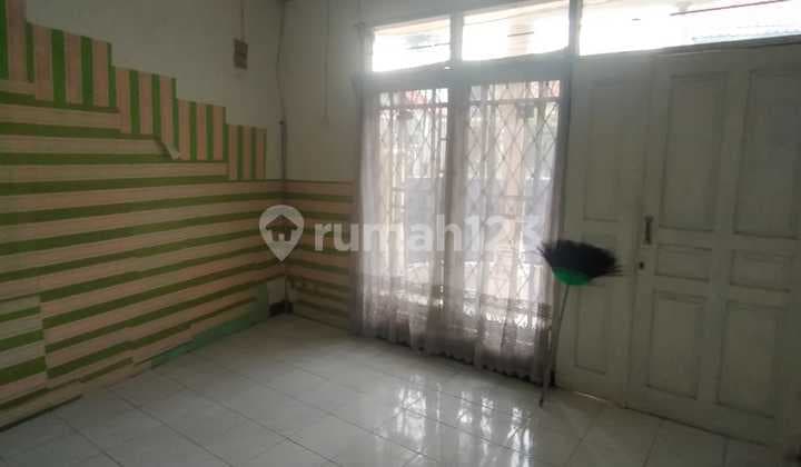 Disewakan Rumah Besar Luas Siap Huni Lokasi Tengah Kota Harga Nego