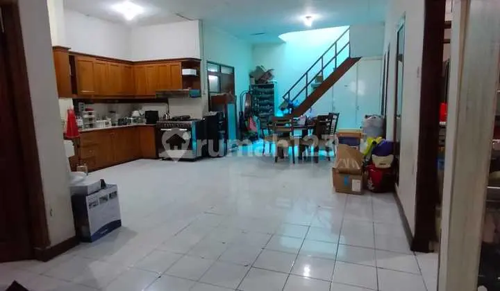 Di jual rumah bagus siap huni di Taman Kopo Indah 2 harga nego