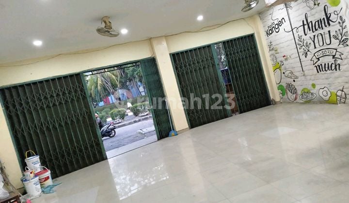 For Rent: Connected Shop House in Front of Daan Mogot Mall, Daan Mogot.