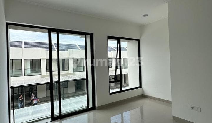 Disewakan Rumah 2 Lantai Pik2 Cluster California