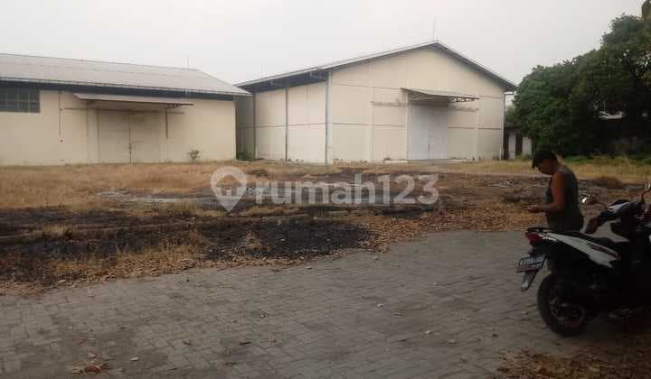 Gudang di Raya Gempol Pandaan Nol Jalan Nasional Surabaya-Pandaan-Malang Kawasan Pabrik