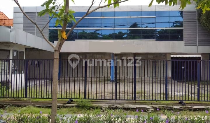 Lokasi Premium Rumah Raya Diponegoro Surabaya 570m2 Parkir Luas Cocok Utk Bank, Kantor, Klinik Kecantikan Dll