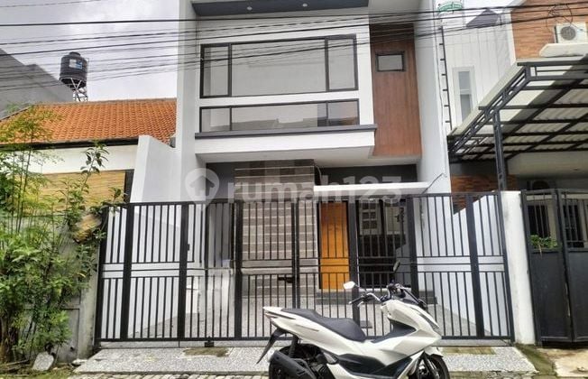 Rumah Baru Gress di Area Semolowaru Surabaya Timur