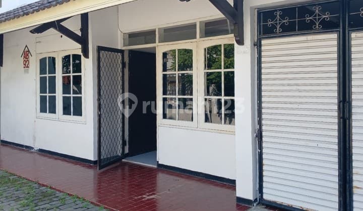 Rumah Butuh Renov di Area Semolowaru Surabaya Timur