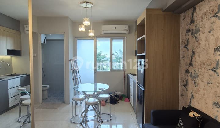 Apartemen Educity Yale Furnished by Design Interior Lantai Dasar siap Huni