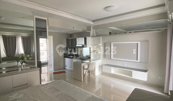 TERMURAH Apartemen Puncak Dharmahusada Furnish Mewah by Design Interior Lantai Rendah