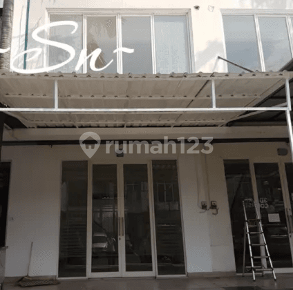 Ruko 2 lantai di lokasi Favorit San Antonio street Pakuwon City sederet Resto ramai