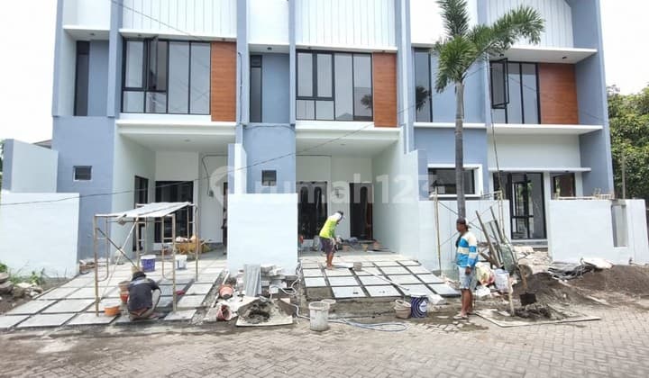 Rumah Baru di area Jemursari Dekat Universitas Ubaya Harga Termurah