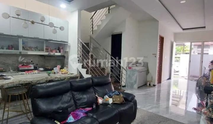 Rumah 2 lantai modern minimalis premium siap huni di Mulyosari Prima