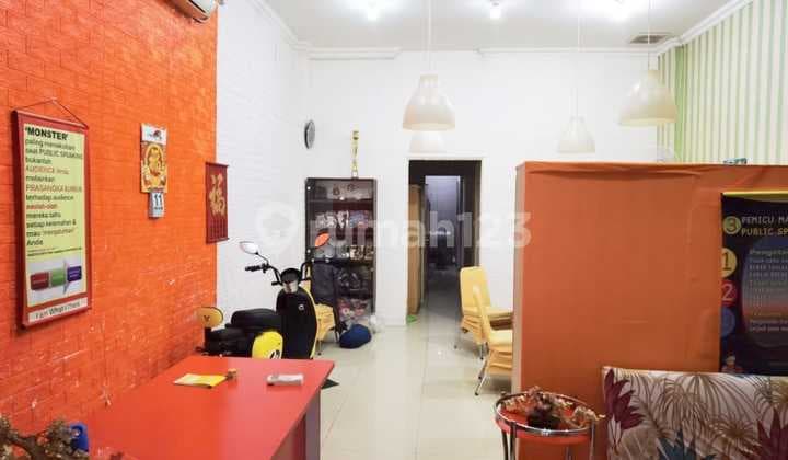 Ruko Sentra Niaga di Green Lake City Jakarta Barat Siap Pakai