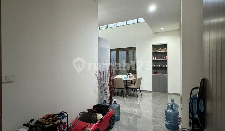 Rumah 3 Lantai diPuri 11 Karang Tengah Tangerang Lokasi Strategis