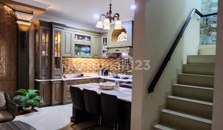 Rumah 2 Lantai Full Renov di Cluster Eropa Green Lake City