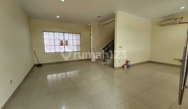 Rumah Siap Huni di Cluster Eropa Green Lake City Lokasi Strategis