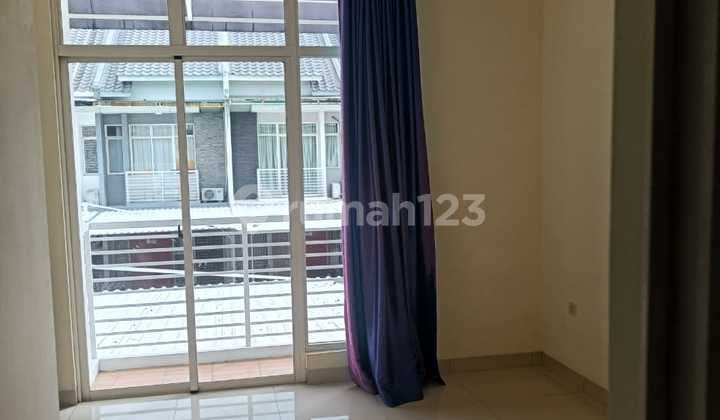 Ready-to-Occupy House in Green Lake City America Cluster Negotiable