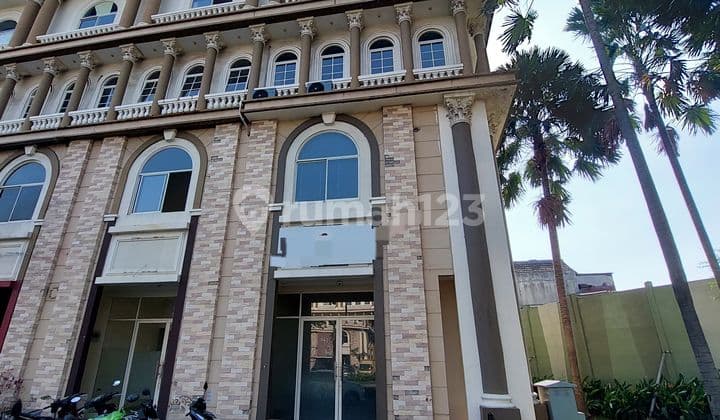 Ruko Siap Pakai di Sentra Niaga Green Lake City Jakarta Barat