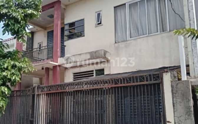 Dijual Rumah Besar dan Luas Islamic Village Kelapa Dua, Tangerang, LT 300M, 2Lt, SHM, Dibawah Pasar!