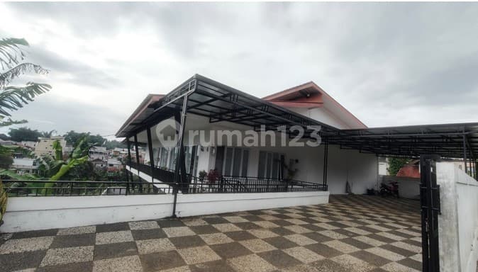 Rumah Villa Murah Luas di Bandung Utara