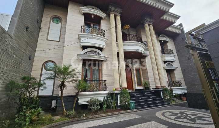 Rumah Gaya Mediterania Dekat Mall Tsm & Mall Tent Avenue