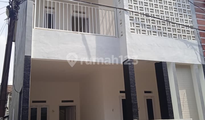 Rumah Baru Di Riung Bandung