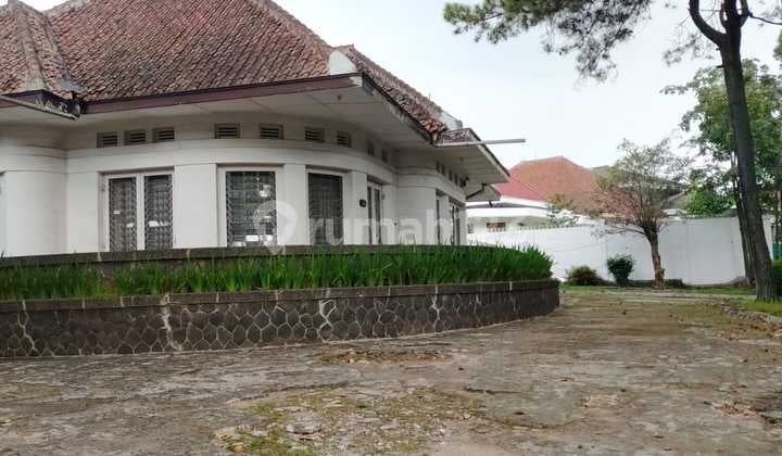 Rumah Belanda di Jl Dr Cipto Bandung Kota