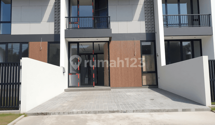 New House in Taman Kopo Indah 1 Near Kopo Toll Road